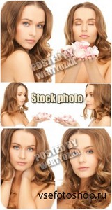 Девушка с цветочными лепестками / Girl with flower petals - stock photos