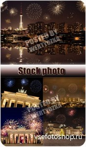      / Celebratory fireworks over night ci ...
